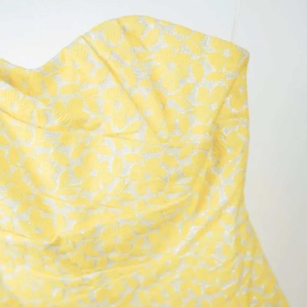 Alice + Olivia Grove Yellow Strapless Sculpted Dress - Picture 5 of 8